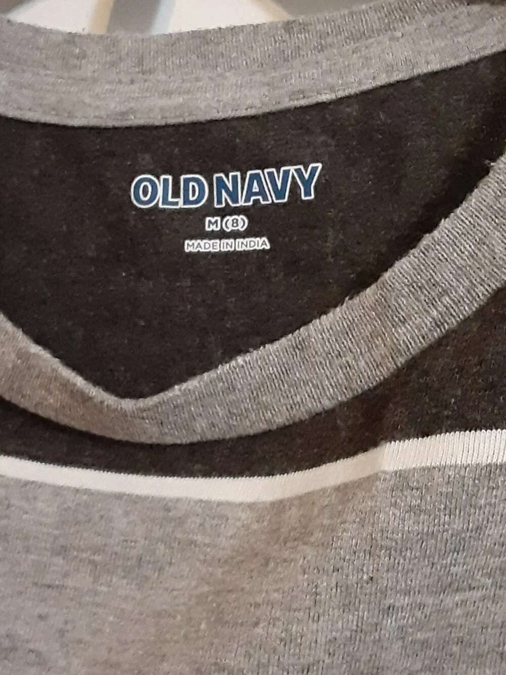 Old Navy Boys Size M(8) Grey & White Stripe Short Sleeve T-Shirt